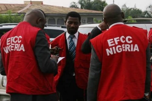 EFCC operatives 1 e1477486955766 1