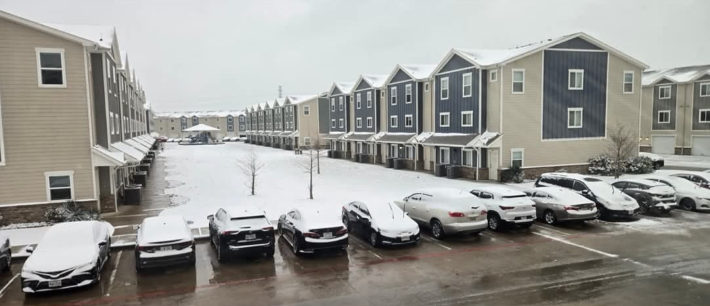 Snow in Houston, Texas: A Historic Winter Storm Brings Joy and Challenges 3 image 37