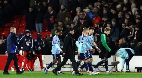 Arsenal hope fade