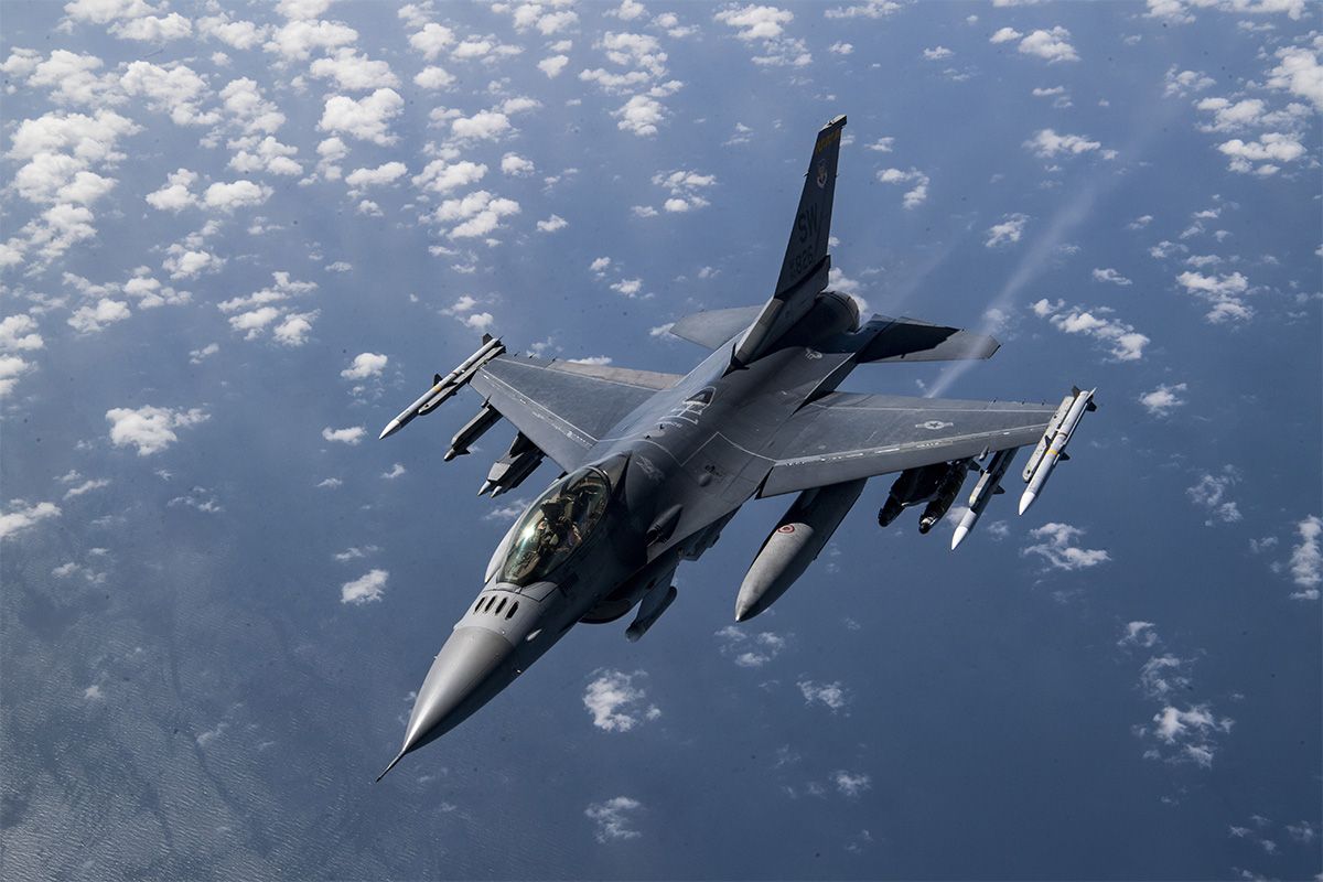 1743548689070F16