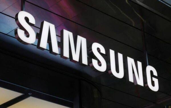 Samsung Electronics Shares Retreat After Tesla Deal