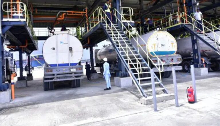 Dangote Refinery Set to Kick Off Direct Fuel Distribution as 1,000 Trucks Arrive