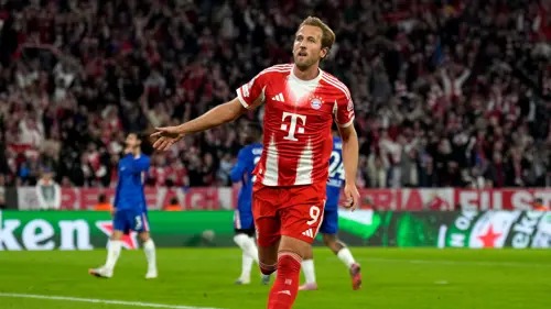 Kane Double Sinks Chelsea as Bayern Launch UCL Bid in Style
