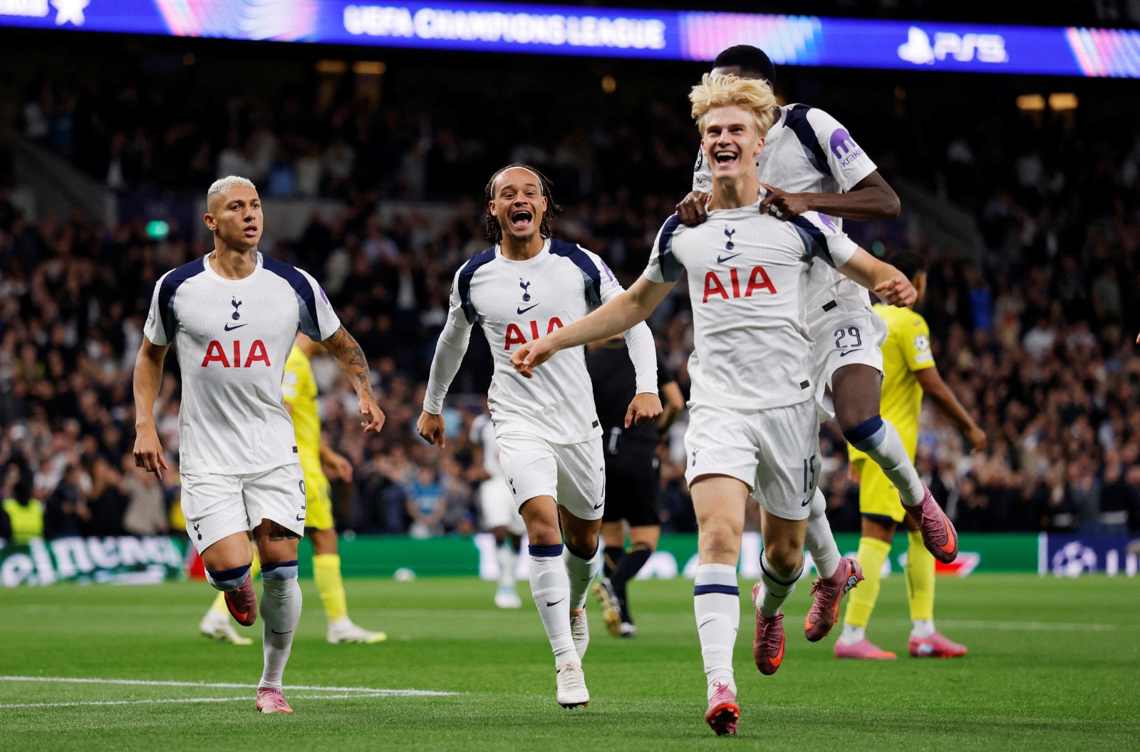 Tottenham edge Villarreal to open Champions League campaign with victory