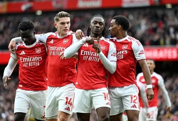 Arsenal Seize Control as Rivals Falter in Dramatic Premier League Swing