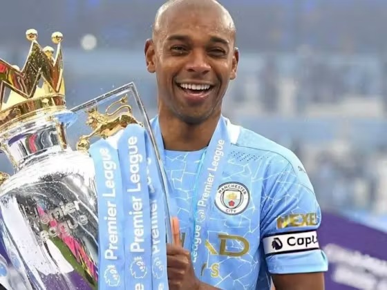 Fernandinho Calls Time on Glittering Career