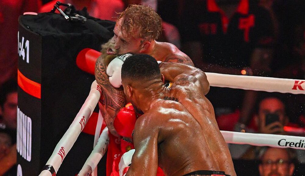 Anthony Joshua vs Jake